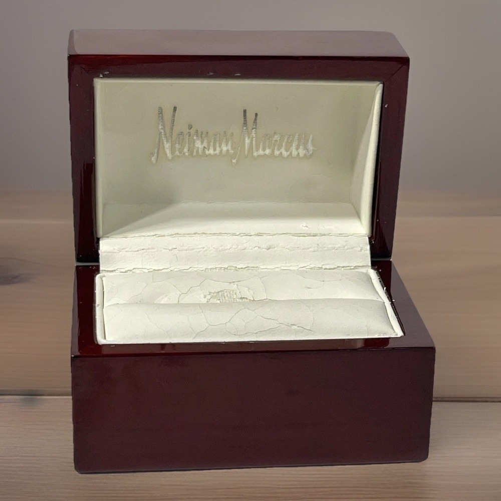 VTG Neiman Marcus Luxury Rich Mahogany Wood Rocket  BOX Jewelry‎ Box empty